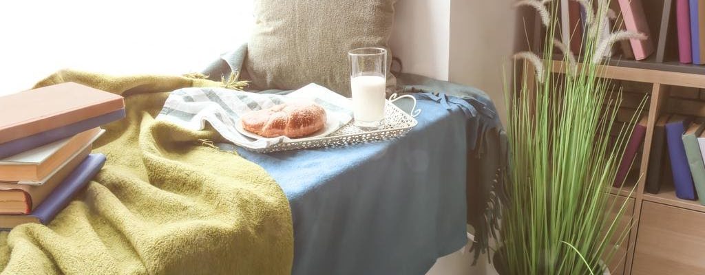 QUICK TIPS FOR BUILDING A COZY BOOK NOOK